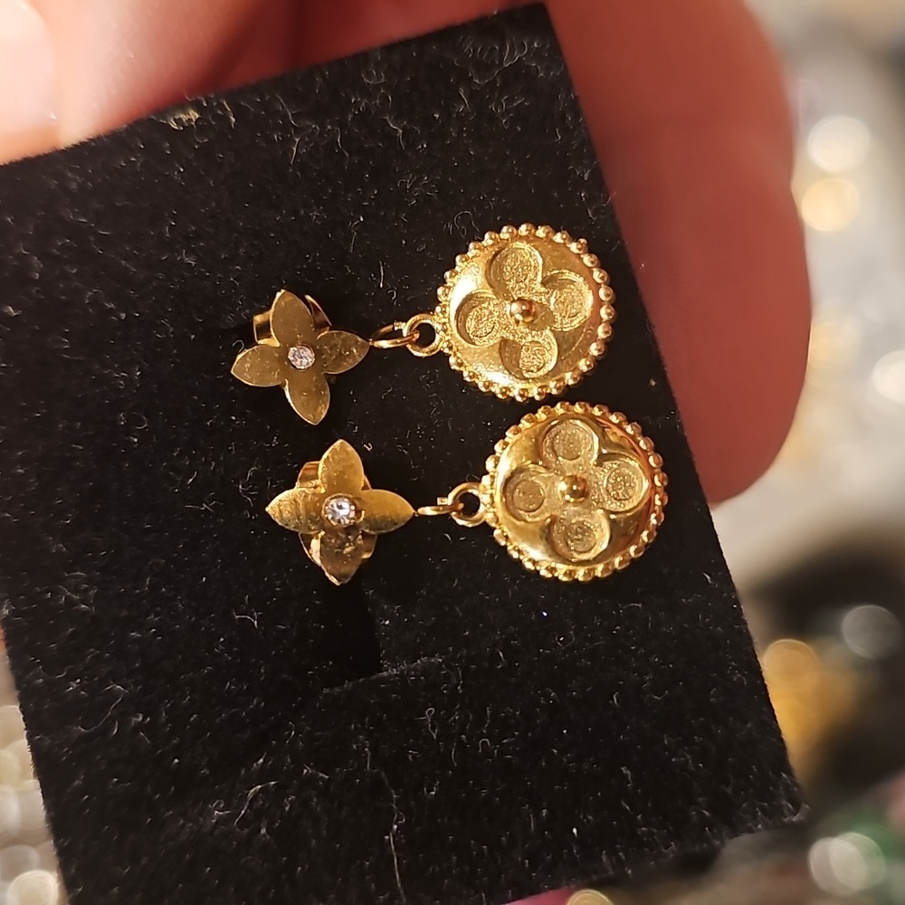 Fashion gold tone dangling delicate dainty earrings